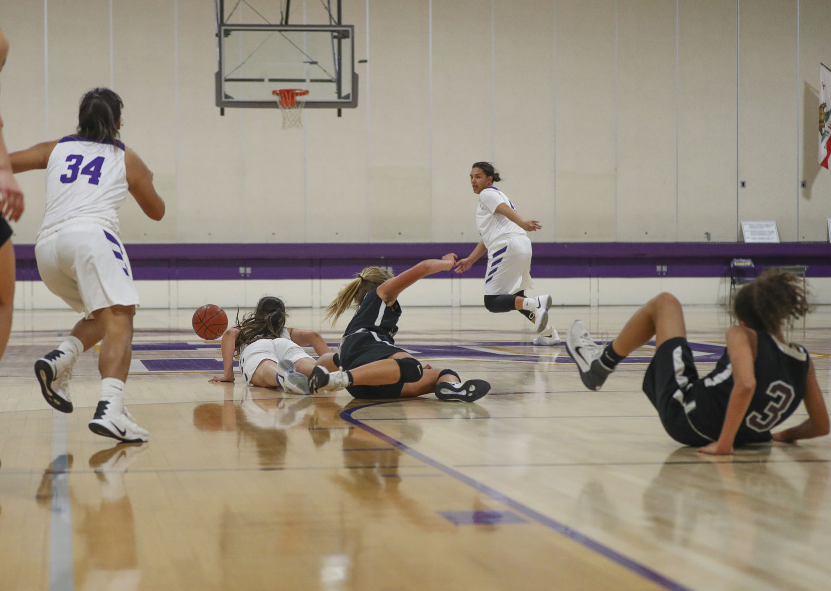 Girls Basketball Righetti vs Nipomo